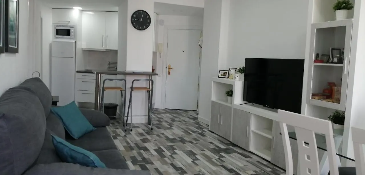 Precioso Apartamento en Benalmadena enfrente de Puerto Marina Apartamento